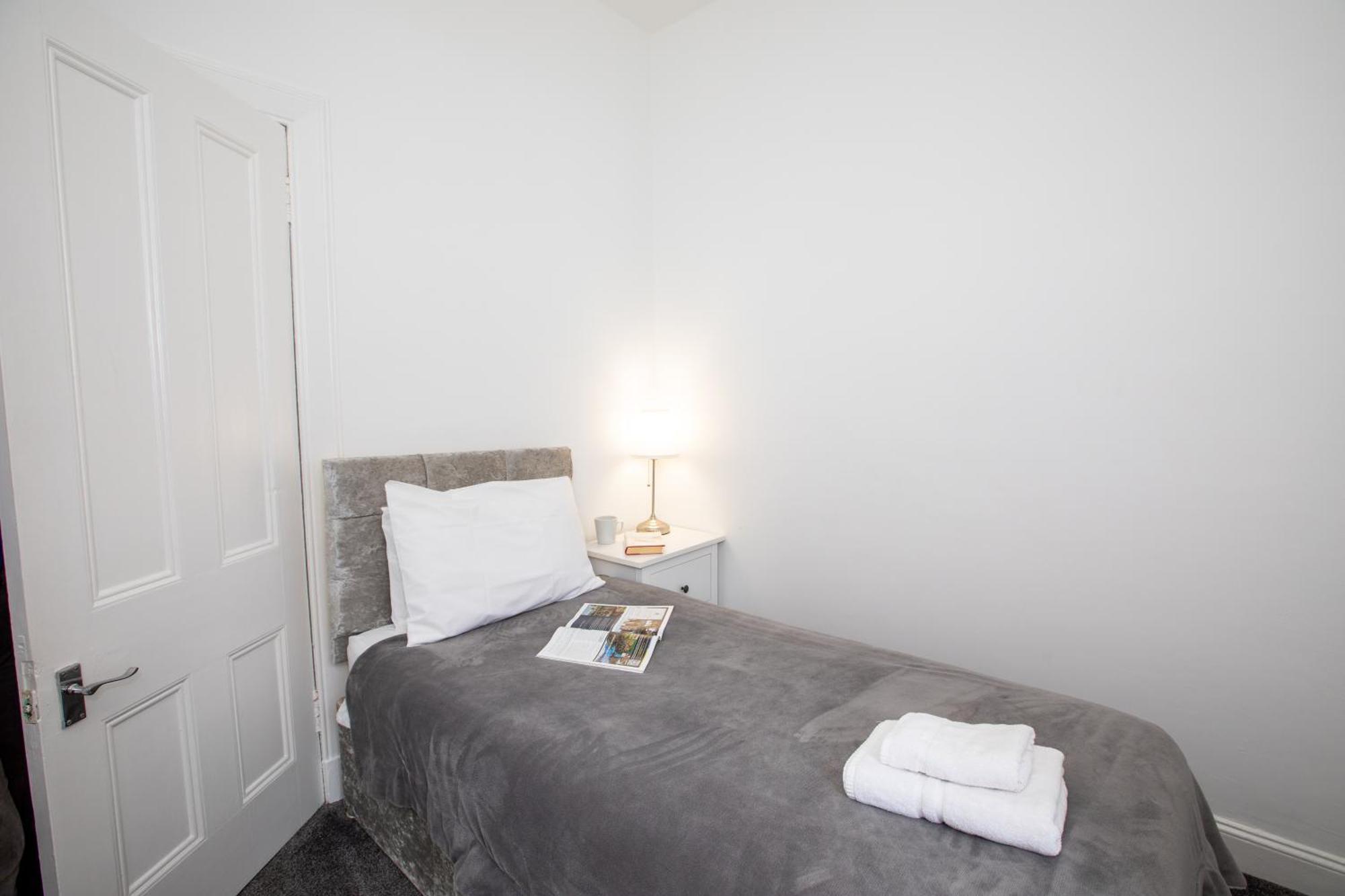 Glebe Street Apartment Leven  Bagian luar foto
