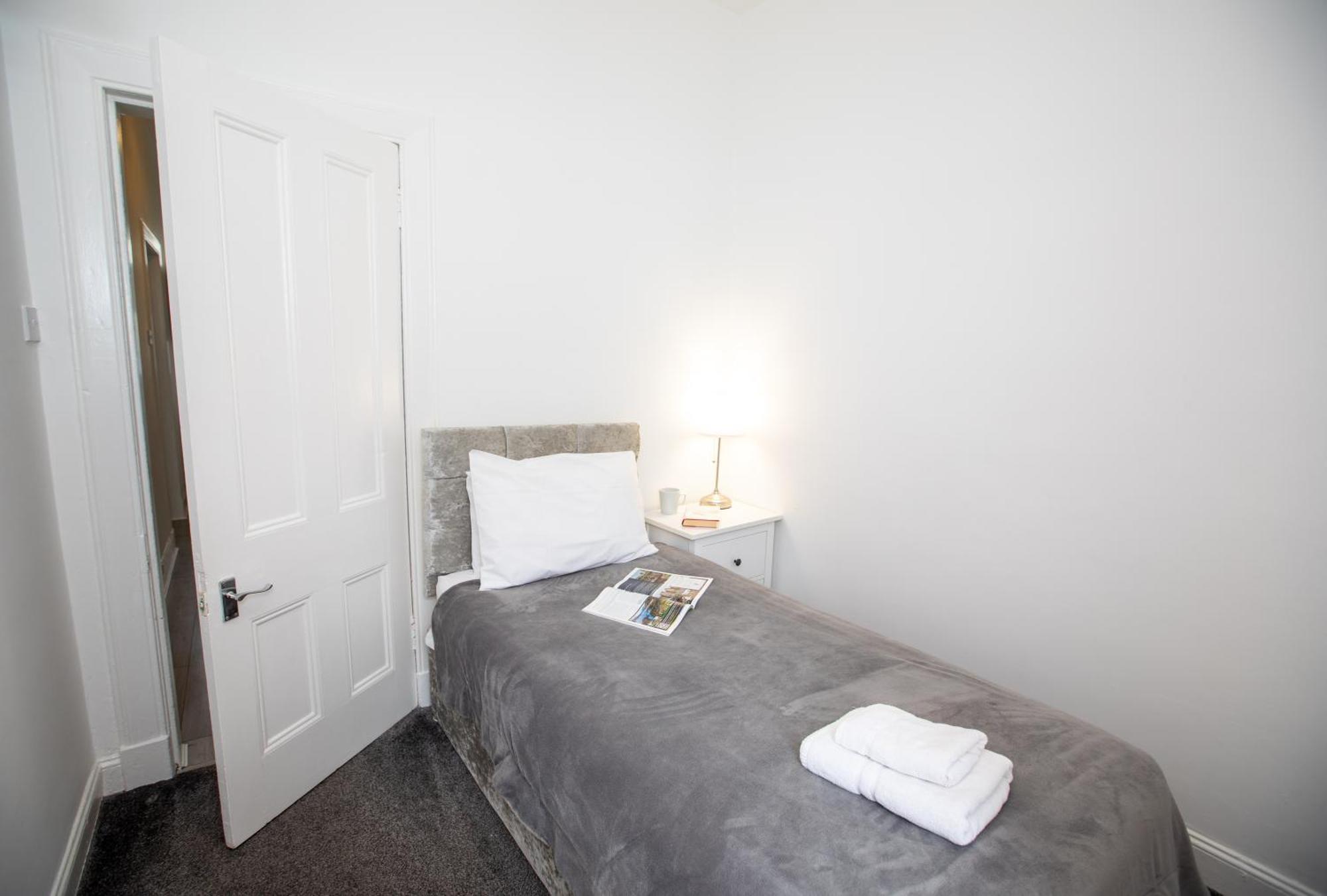 Glebe Street Apartment Leven  Bagian luar foto